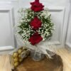Arranjo de 3 Rosas e Ferrero Rocher 12 Unidades