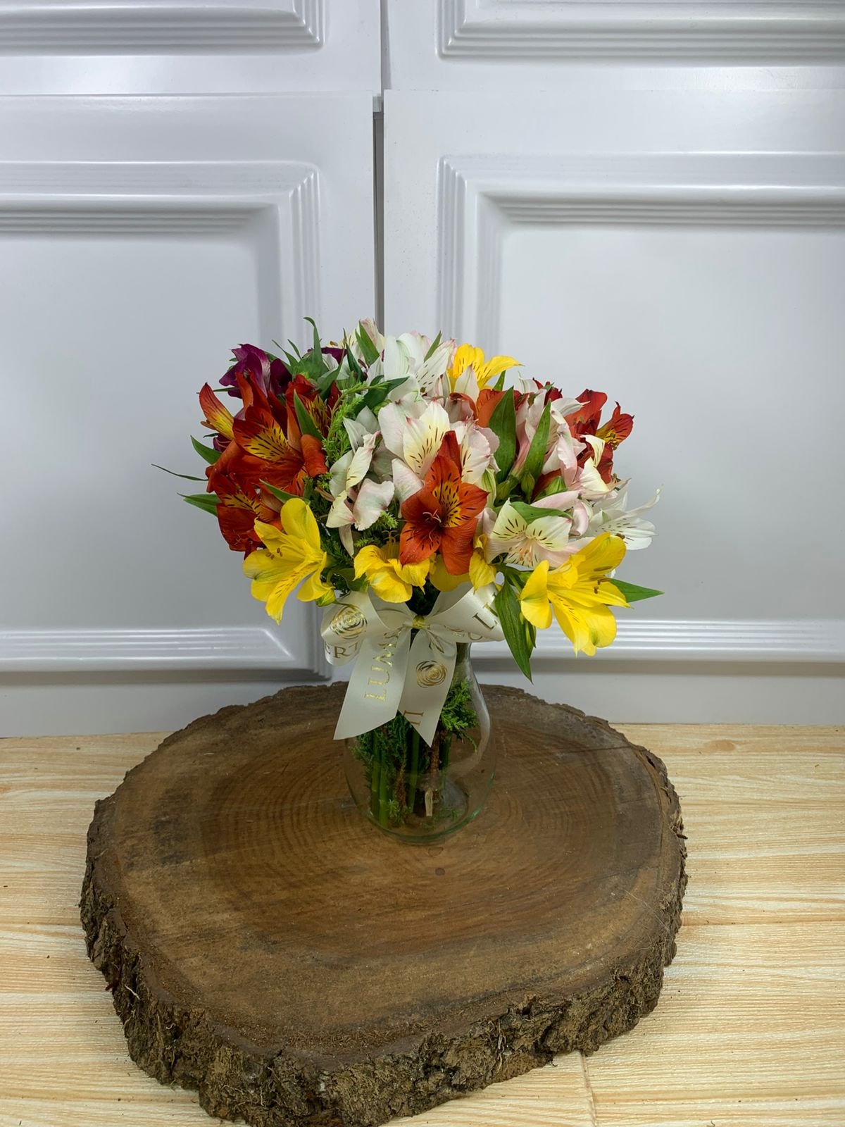 Vidro - Arranjo de 12 Astromélias Coloridas - Imagem 2