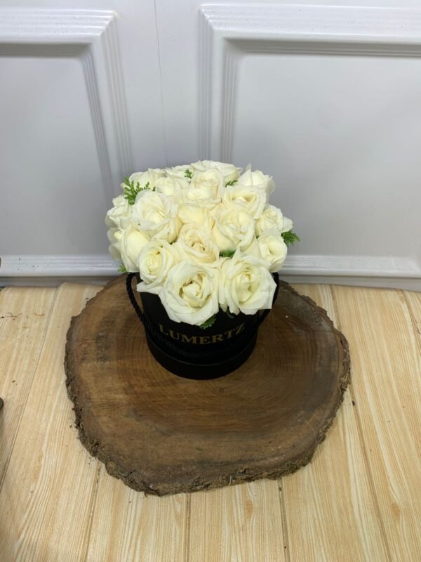 Box de 18 Rosas Brancas - Imagem 2