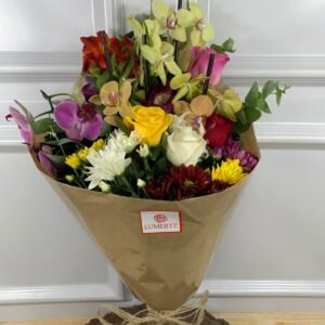 Buquê de Orquídeas e Flores Variadas