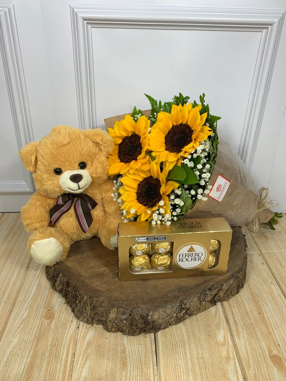 Kit - Buquê de 3 Girassóis, Pelúcia 20cm, Ferrero Rocher 8 Unidades