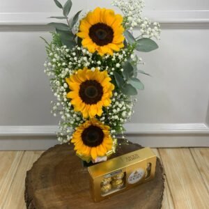 Arranjo Clássico - 3 Girassóis e Ferrero Rocher 8 Unidades