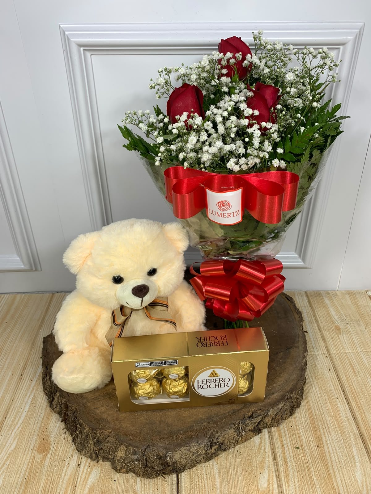 Kit - Buquê 3 Rosas Vermelha, Pelúcia 20cm, Ferrero Rocher 8 Unidades