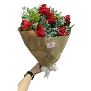 Buquê de 6 Rosas Vermelhas Abertas Em Papel Pardo
