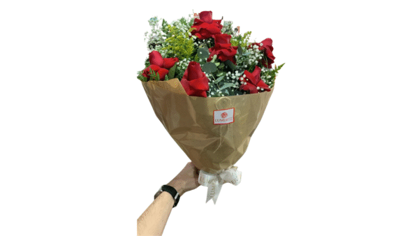 Buquê de 6 Rosas Vermelhas Abertas Em Papel Pardo