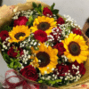 Buquê de 12 Rosas Vermelhas e 4 Girassóis