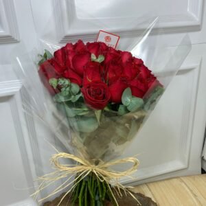 Buquê de 30 Rosas Vermelhas (Papel Transparente)
