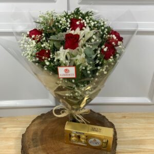 Buquê de 6 Rosas Vermelhas e Ferrero Rocher 8 Unidades