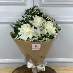 Buquê 3 Rosas Brancas Abertas