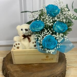 Kit Maternidade - "É Um Menino!" - Urso 12cm e Arranjo em Tons Azuis