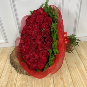 Buquê de 100 Rosas Vermelhas