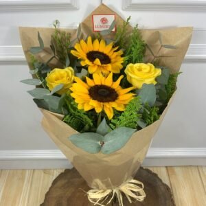"Para Te Ver Feliz!" - Buquê de 2 Girassóis e 2 Rosas Amarelas