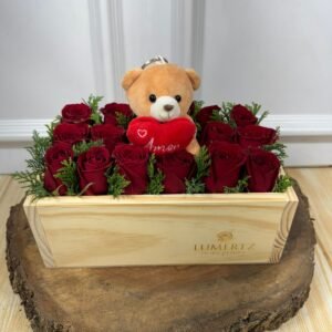 Box Madeira - 16 Rosas Vermelhas Com Ursinho