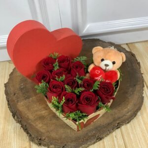 Alternative view of Box Coração Pequena - 10 Rosas e Ursinho