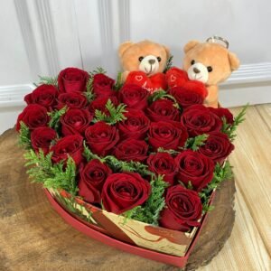 Box Coração Grande - 24 Rosas e 2 Ursinhos