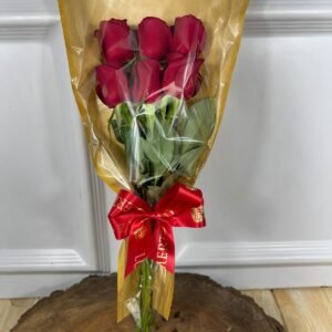 Buquê Na Embalagem Floral - 6 Rosas Vermelhas