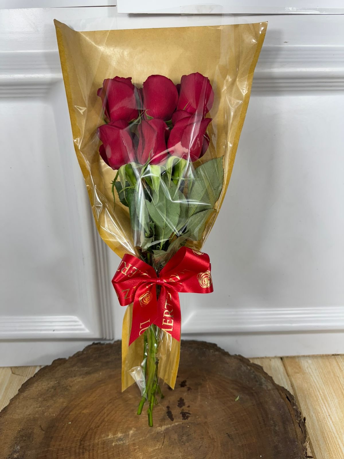 Buquê Na Embalagem Floral - 6 Rosas Vermelhas