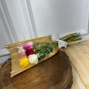 Alternative view of Buquê Na Embalagem Floral - 6 Rosas Coloridas